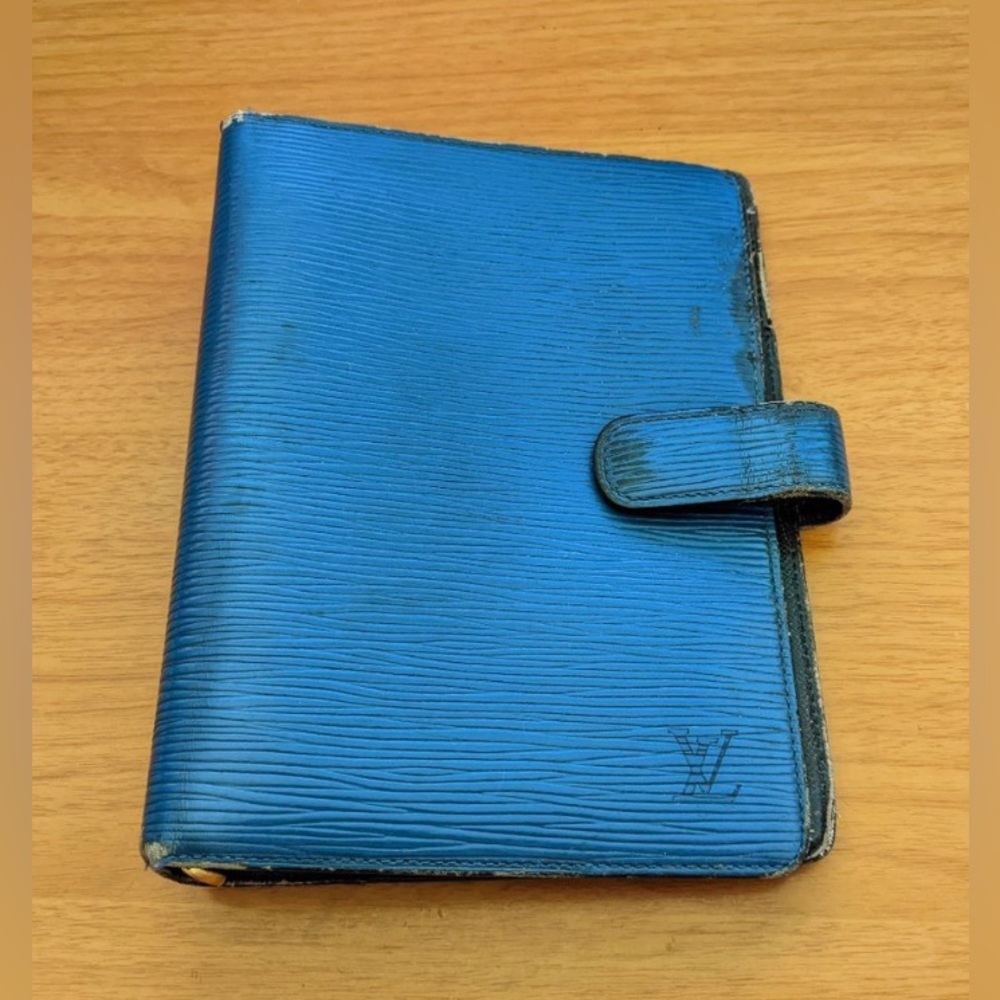Authentic Louis Vuitton Epi Agenda Cover
